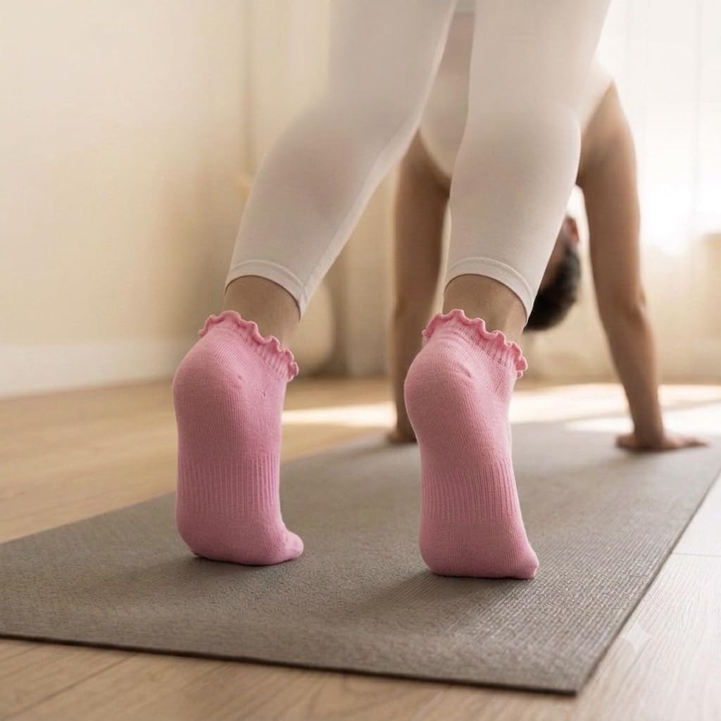 Polar Feet Ankle Yoga Socks in Baby Pink - Regular Sole - Photo 6